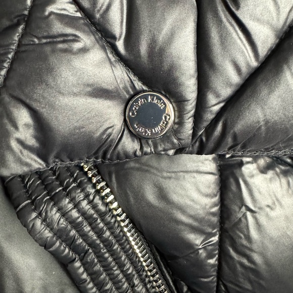 Calvin Klein plus size puffer jacket - Picture 9 of 9
